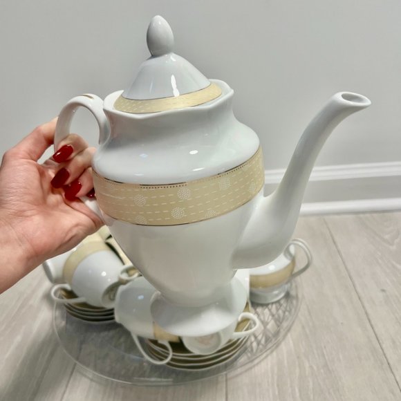 "Lorren Home Trends" China Gold Mix & Match Coffee Set of 19 - Picture 10 of 16